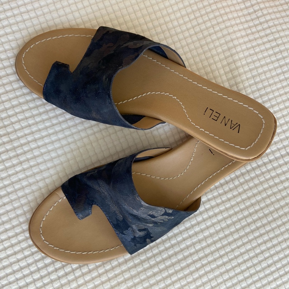 Van Eli Navy Sandals Casual Comfort in size 7.5M